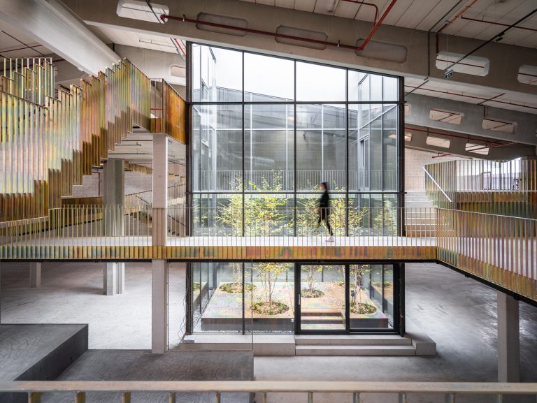 visualization screen of a building in AR